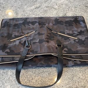Stella and Dot Boss Lady Travel Garment Bag
